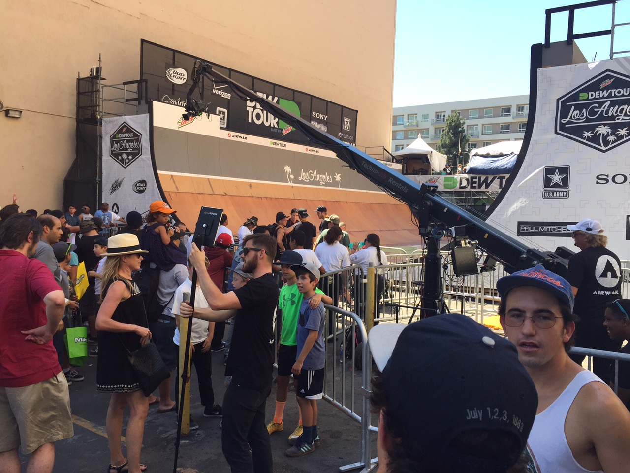 retaks, dew tour, la, annika, nikki, skate